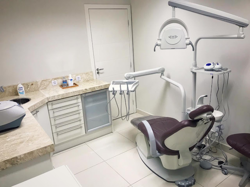 Foto 2 de Dr. Luiz Fernando Ferreira de Oliveira - Periodontia e Implantodontia