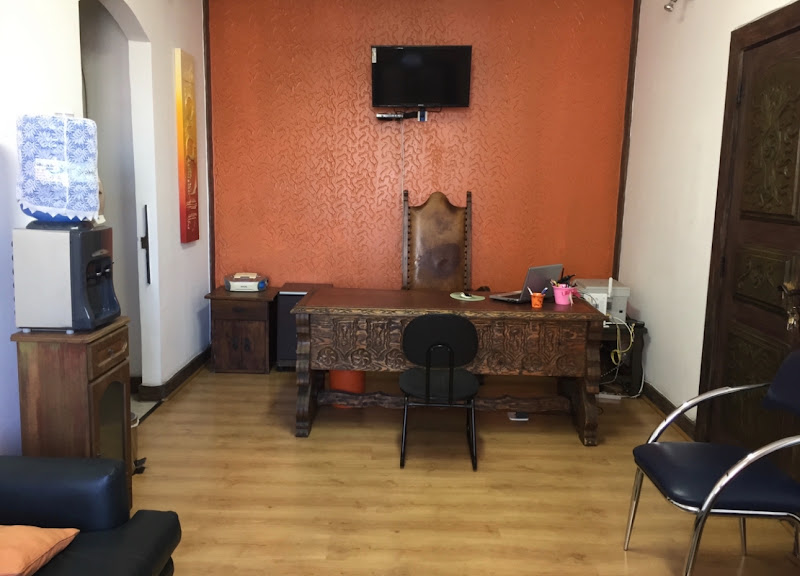 Foto 2 de Dr. Luiz M. Sato - Dentista