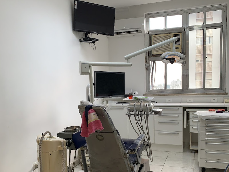 Foto 3 de Dr. Luiz M. Sato - Dentista