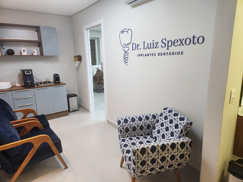 Foto 3 de Dr. Luiz Spexoto - Implantes Dentários