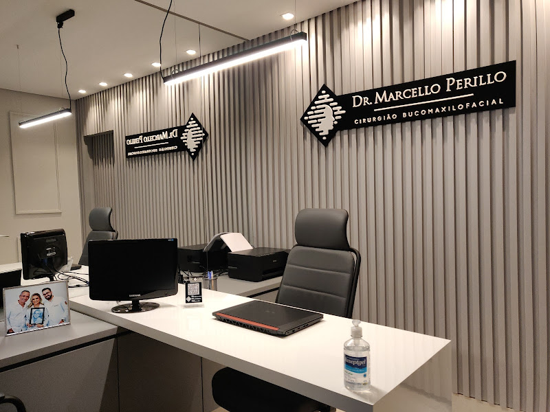 Foto 3 de Dr. Marcello Perillo - Cirurgia Bucomaxilofacial