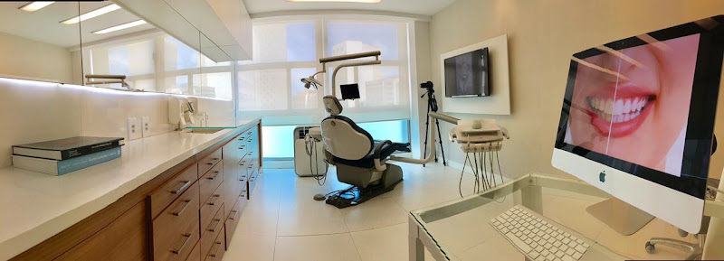 Foto 2 de Dr. Marcelo Paraízo - Implantodontia e Odontologia Estética
