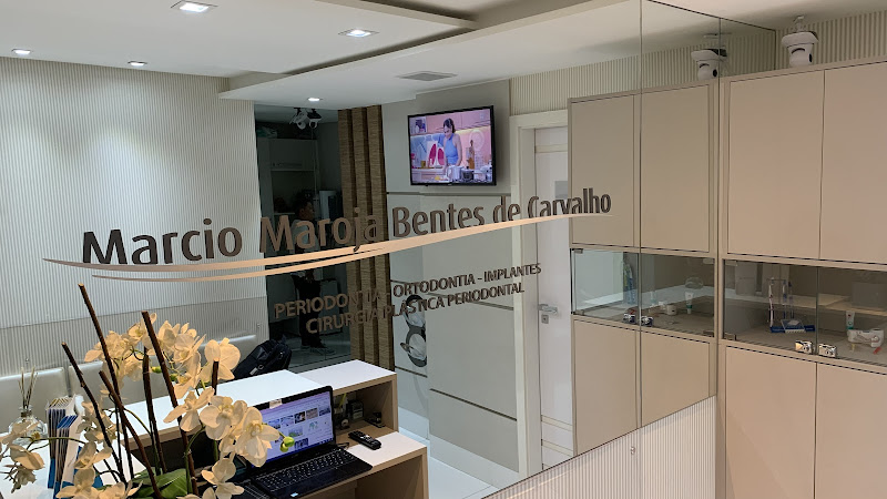 Foto 2 de Dr Marcio Maroja Bentes de Carvalho| Periodontia, Ortodontia, Implantes e Cirurgia Plástica Periodontal