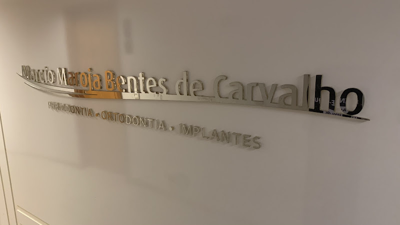 Foto 3 de Dr Marcio Maroja Bentes de Carvalho| Periodontia, Ortodontia, Implantes e Cirurgia Plástica Periodontal