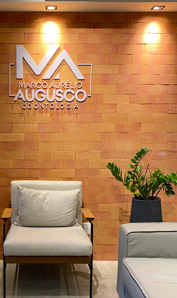 Foto 2 de Dr. Marco Aurélio Carmona Augusco | Dentista