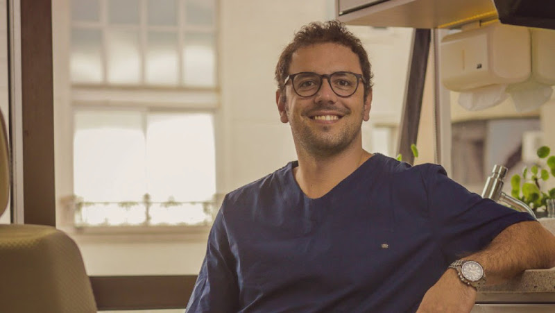 Foto 2 de Dr. Marcos Adriano da Silveira - BUCOMAXILOFACIAL Ortognática - Mentoplastia - ATM