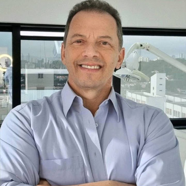 Foto 2 de Dr. Marcos Chagas | Implantes, Cirurgia ultrassônica, Ozonioterapia e Estética facial - Morumbi