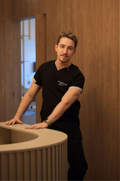 Foto 2 de Dr. Marcos de Oliveira | Dentista Belo Horizonte | Implante | Alinhador Invisível | Invisalign | Botox | Sedação