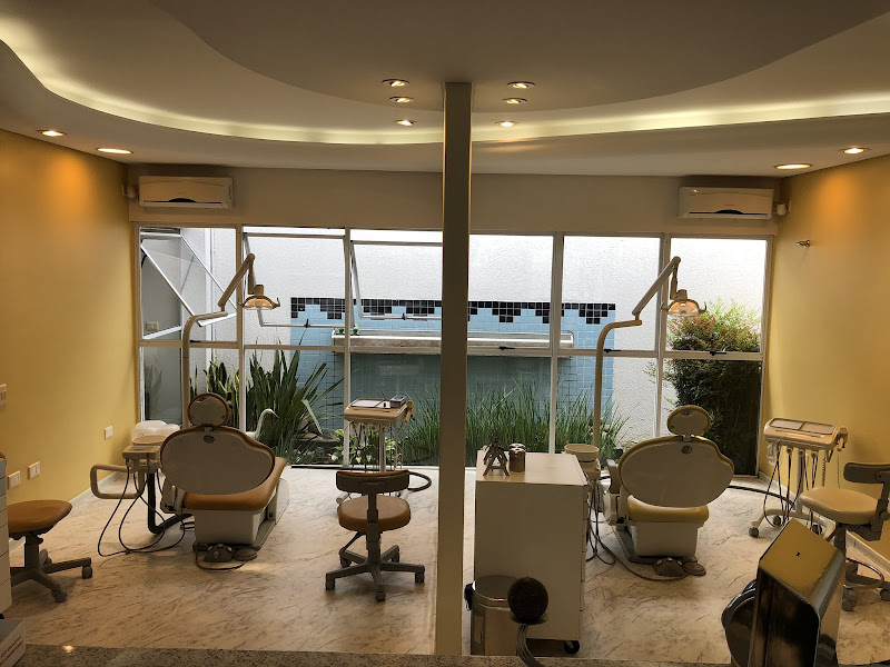 Foto 3 de Dr. Marcos Gumy - Odontologia Estética & Implantodontia