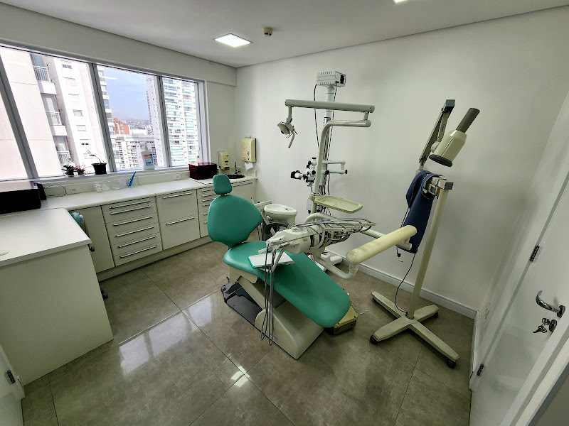 Foto 2 de Dr. Marcos Oliveira - Implantodontia