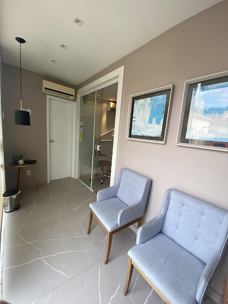 Foto 2 de Dr. Marina Bechara || Cirurgiã Dentista