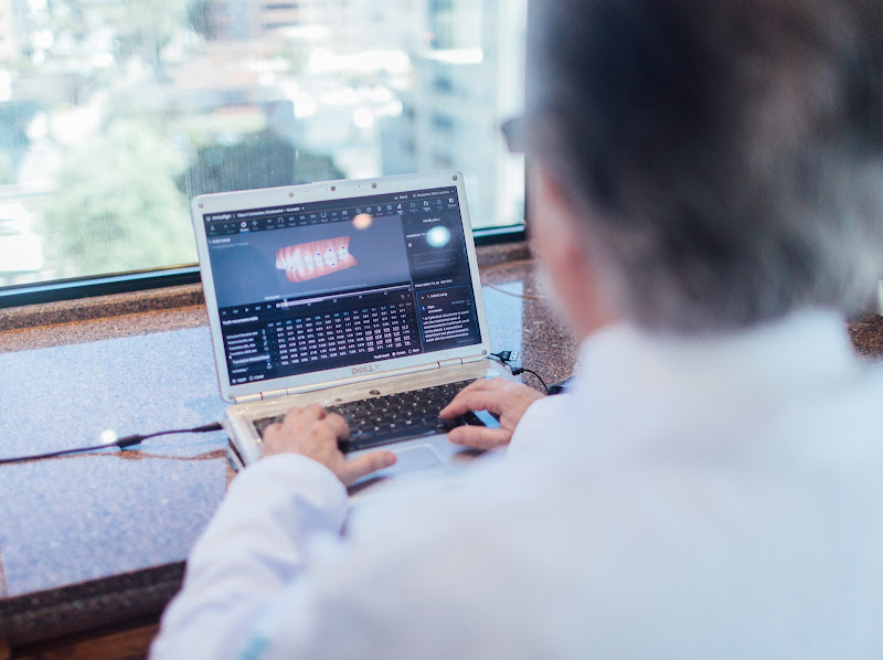 Foto 2 de Dr. Mário Mezzomo - Ortodontia