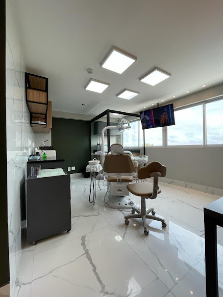 Foto 3 de Dr. Mateus Brandão - Dentista em Teresina
