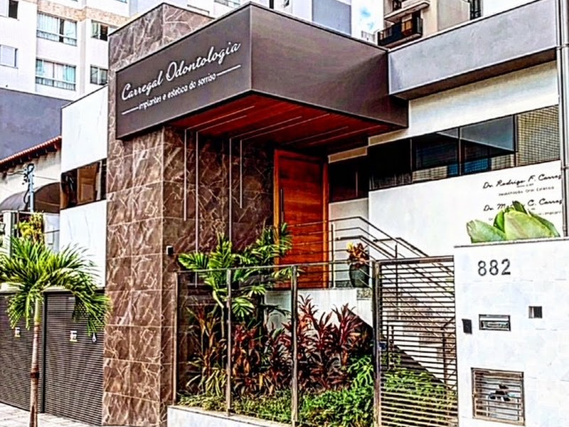 Foto de Dr. Mateus Carregal - Implantes Dentários e Cirurgias Avançadas