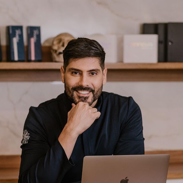 Foto 3 de Dr. Maurício Araújo - Bioestimulador de Colágeno - Rinomodelação - Preenchimento Labial em Leblon