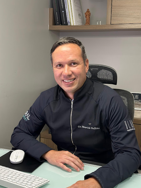 Foto 2 de Dr. Maurício Bulhões - Implantes Dentários