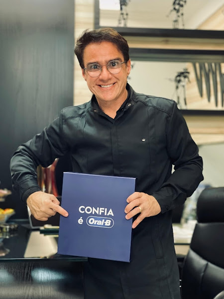 Foto 2 de Dr. Maurício Fortuna Jasmim – Implante Dentário | Lente e Faceta Dental | Invisalign | Protocolo de Implante Cabo Frio