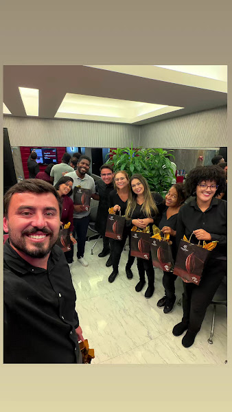 Foto 3 de Dr. Maurício Fortuna Jasmim – Implante Dentário | Lente e Faceta Dental | Invisalign | Protocolo de Implante Cabo Frio