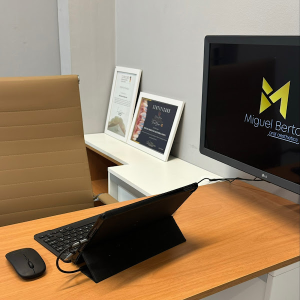 Foto 3 de Dr Miguel Odontologia estética