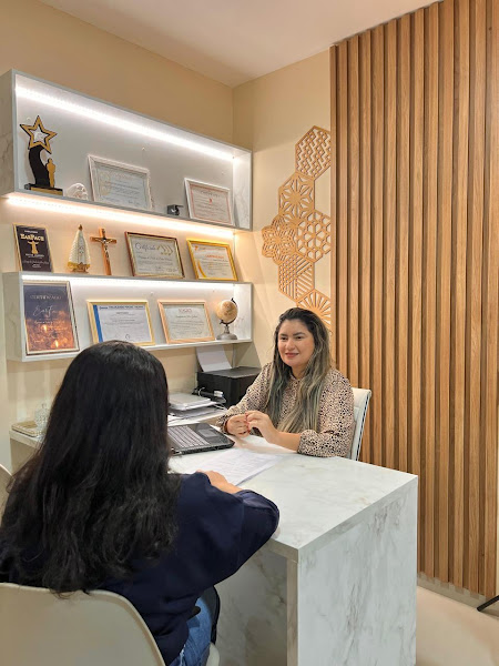 Foto 2 de Drª Monique BucoHof - Referência em tratamento da papada e rejuvenescimento facial cirúrgico em São Luís - MA