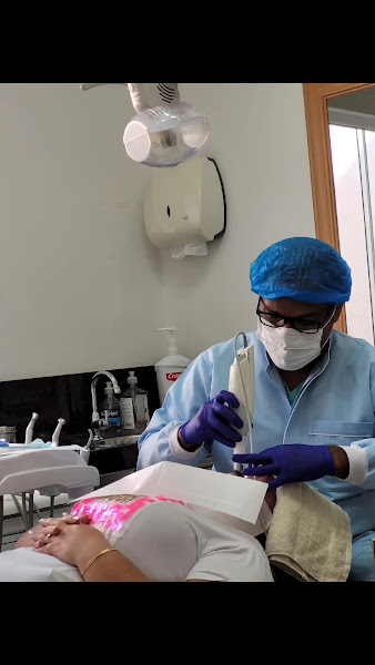 Foto 3 de Dr. Nei Ribeiro - Dentista em Caraguatatuba - Aparelho Ortodontico - Invisalign - Clareamento Dental - Tratamento de Canal