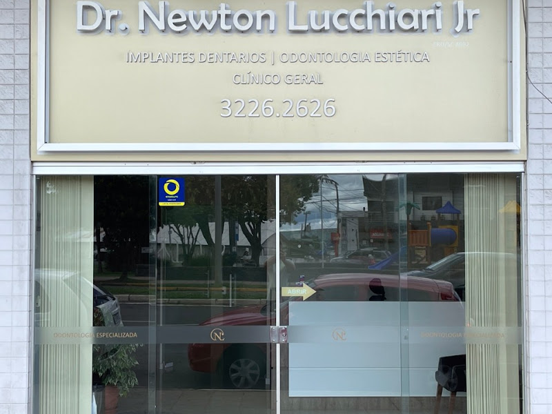Foto de Dr. Newton Lucchiari Jr Odontologia