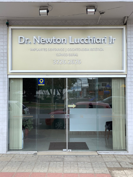 Foto 2 de Dr. Newton Lucchiari Jr Odontologia