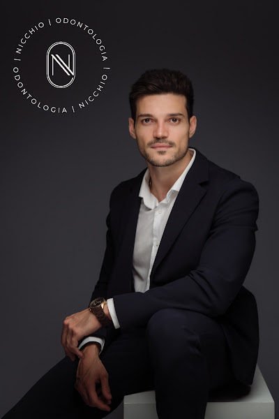 Foto 2 de Dr. Nicolas Nicchio - Implantes e Próteses