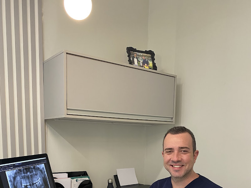 Foto de Dr. Nilton Domingues - Bucomaxilofacial