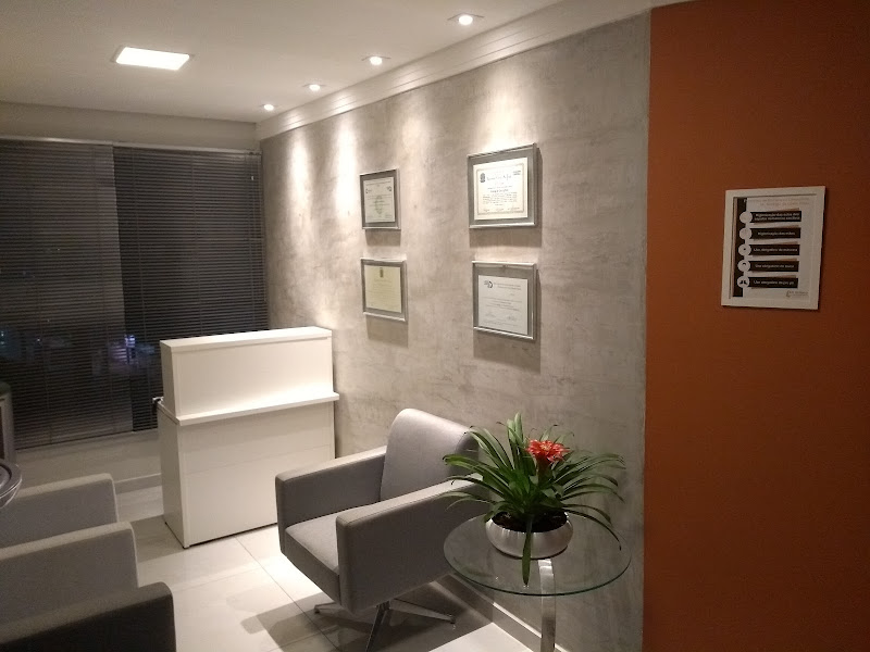 Foto 9 de Dr. Nilton Domingues - Bucomaxilofacial