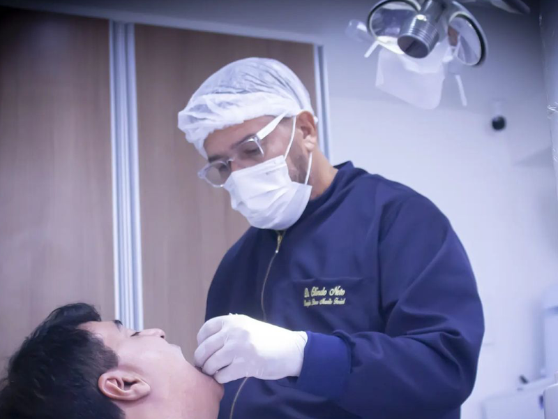 Foto de Dr. Olindo Neto | Cirurgião Dentista Bucomaxilofacial