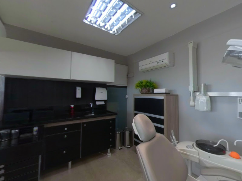 Foto 3 de Dr. Oscar Dias Pimpão | Dentista Curitiba | Implante Dentário Curitiba