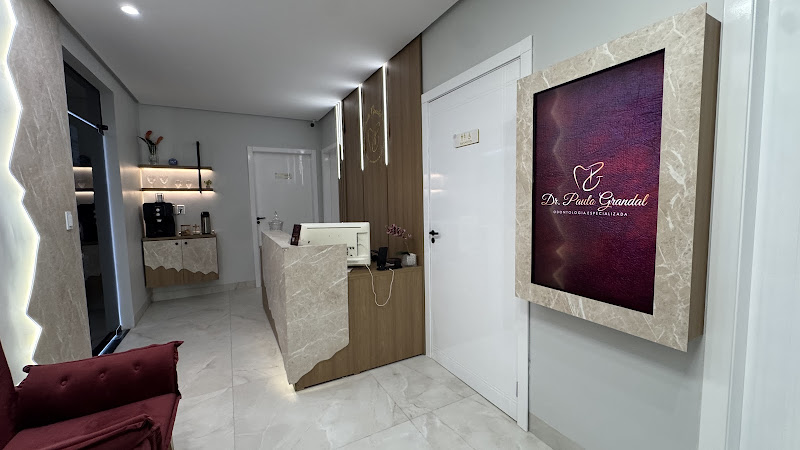 Foto 2 de Dr. Paulo Grandal - Dentista na Praça 14