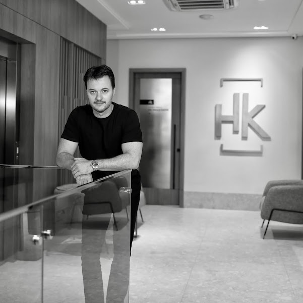 Foto 2 de Dr. Paulo Hasse - Mentoplastia | Cervicoplastia | Lipo de Papada | Implante Dentário