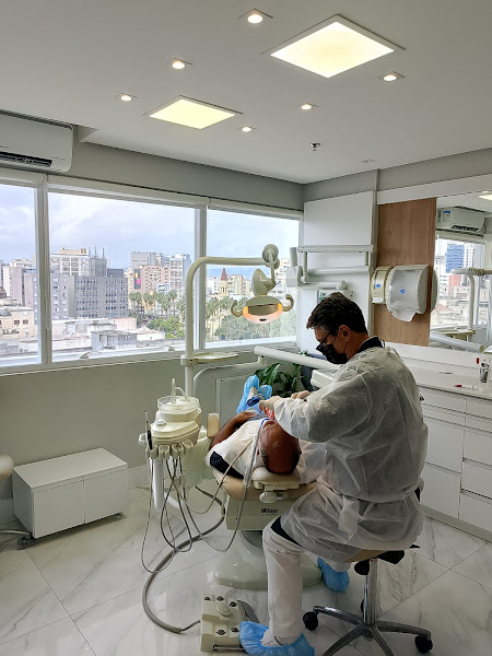 Foto 3 de Dr. Paulo Roberto M. dos Santos | Cirurgião dentista