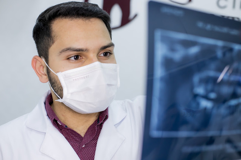 Foto 2 de Dr Pedro Mota - Cirurgião Dentista