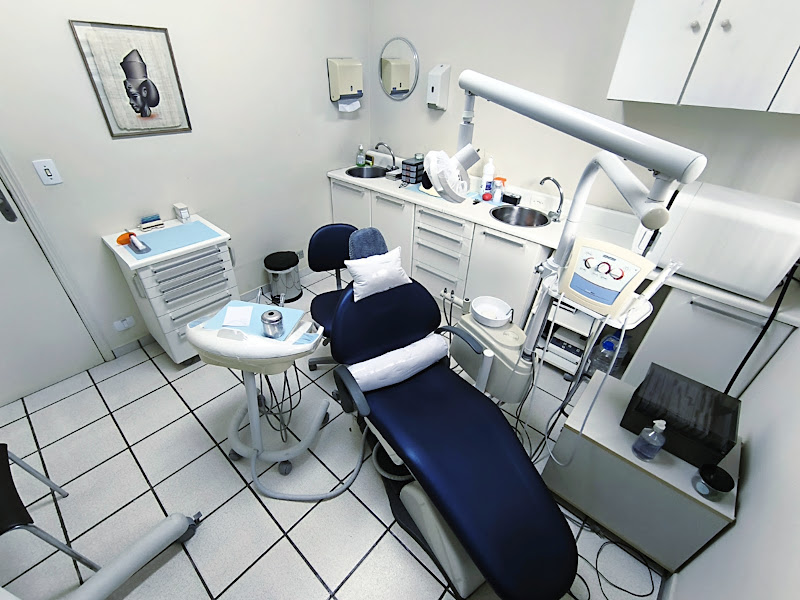 Foto 2 de Dr. Pedro Pinheiro – Dentista 24h Urgências