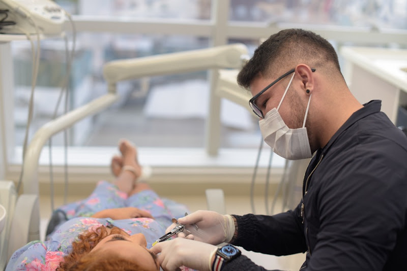 Foto 3 de Dr. Pedro Saimon - Implantodontia e Estética Dental