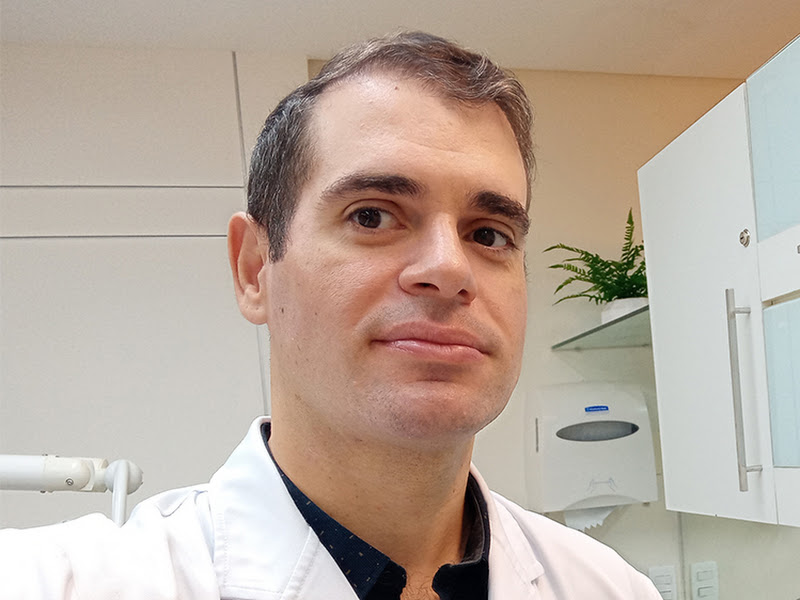 Foto 9 de Dr. Radamés B. Melo - Cirurgião e Traumatologista Bucomaxilofacial - Ortognática - Implantes Dentários