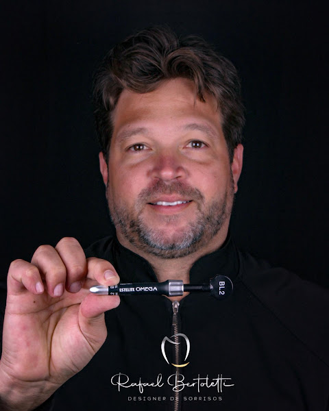 Foto 2 de Dr. Rafael Bertoletti - Dentista Maringá | Especialista em Facetas de Lentes de resina