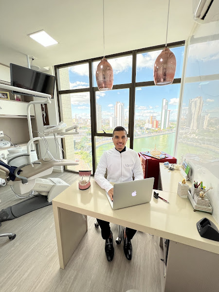 Foto 2 de Dr. Rafael Douglas - Dentista em Campina Grande