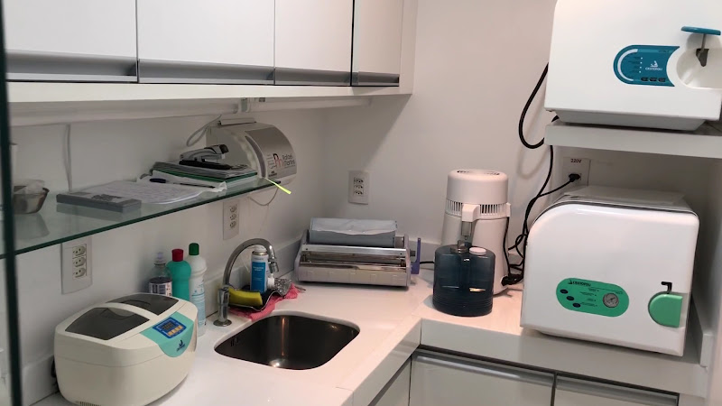 Foto 3 de Dr. Rafael Martins | Clínica Odontológica | Reabilitação Oral | Campos dos Goytacazes RJ