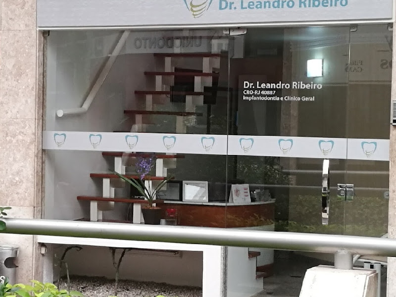 Foto 8 de Dr. Rafael Martins | Clínica Odontológica | Reabilitação Oral | Campos dos Goytacazes RJ