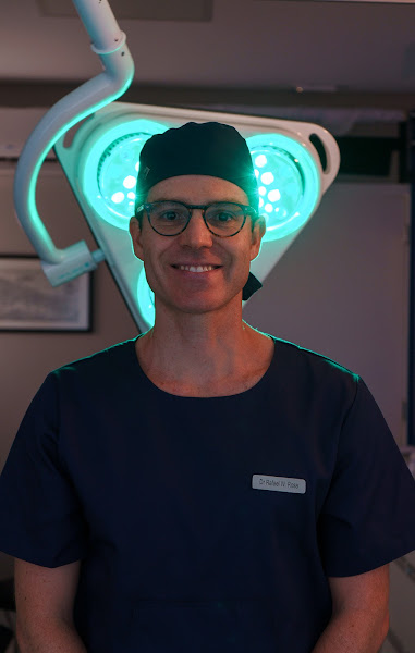 Foto 2 de Dr Rafael Rosa - Cirurgia Estética e Reabilitação Maxilo Facial