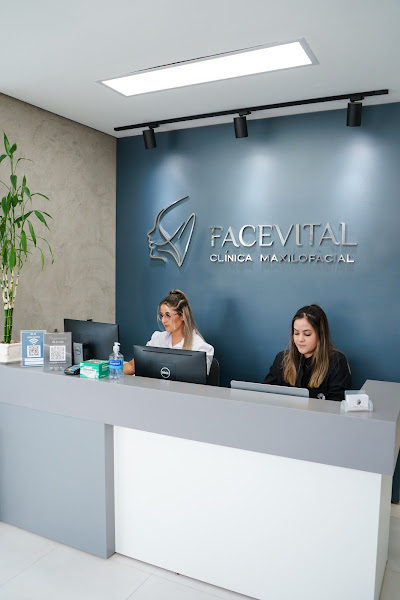 Foto 3 de Dr Rafael Rosa - Cirurgia Estética e Reabilitação Maxilo Facial