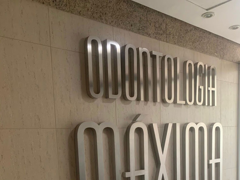 Foto de Drª Rafaella Saddi Odontologia