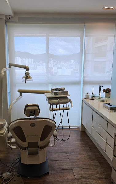 Foto 2 de Dr. Ramon Felippe - Dentista em Santos