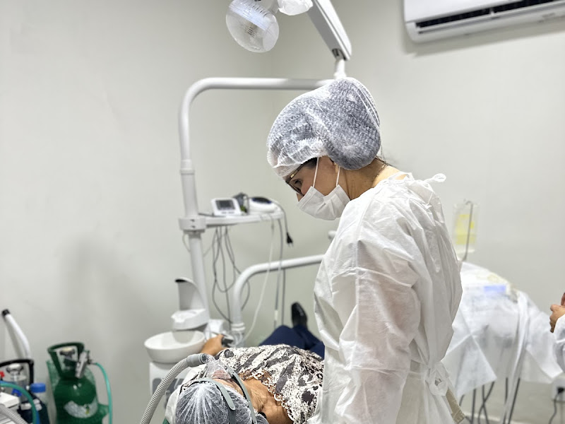 Foto 2 de Dr. Ramon Maciel - Reabilitação Oral