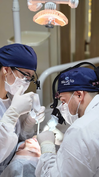 Foto 2 de Dr Raphael C. Kaiser | BUCOMAXILO