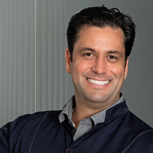 Foto 2 de Dr. Raphael Tavares | Dentista | Invisalign Doctor - Savassi